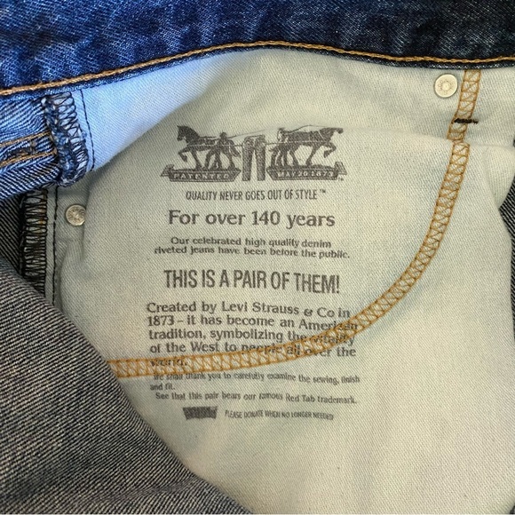 Levi's 505 Men's size 42w/30L Blue Straight Jeans with Classic Indigo Color - Picture 7 of 9